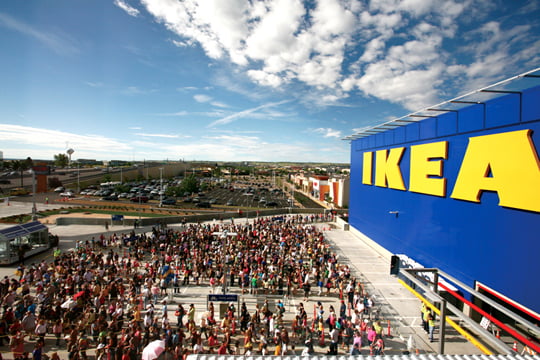  Soon-to-be customers wait in line for the grand opening of the Ikea Group store in Centennial, Colorado, U.S., on Wednesday, July 27, 2011. The 415,000-square-foot Centennial location, which opened today, is the 38th store in the U.S. for Ikea, the world's largest home-furnishings retailer. Photographer: Matthew Staver/Bloomberg/2011-07-28 08:09:39/
