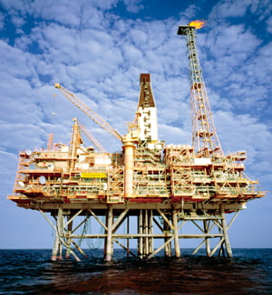 <YONHAP PHOTO-0986> The Goodwyn gas producing platform stands in the North West Shelf about 1,350 km (840 miles) north of Perth, in this undated handout photograph. Woodside Petroleum Ltd, Australia's second-largest oil and gas producer, said it has agreed to buy Royal Dutch Shell's oil assets in the North West Shelf off Western Australia for $398.5 million ($359 million).     REUTERS/Woodside/Handout    (AUSTRALIA).  EDITORIAL USE ONLY. NOT FOR SALE FOR MARKETING OR ADVERTISING CAMPAIGNS. NO ARCHIVES. NO SALES./2008-02-11 14:15:21/
<저작권자 ⓒ 1980-2008 ㈜연합뉴스. 무단 전재 재배포 금지.>