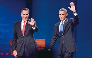 <YONHAP PHOTO-0792> (121004) -- DENVER, Oct. 4, 2012 (Xinhua) -- U.S. President Barrack Obama (R) and Republican presidential candidate Mitt Romney attend the first presidential debate at Denver University, Denver, Colorado, the United States, Oct. 3, 2012. (Xinhua/Zhang Jun)(ctt)/2012-10-04 10:57:15/
<저작권자 ⓒ 1980-2012 ㈜연합뉴스. 무단 전재 재배포 금지.>