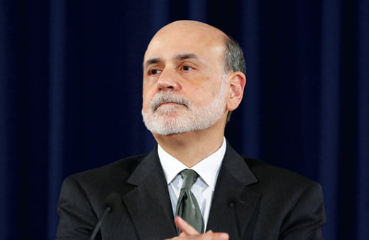 <YONHAP PHOTO-0174> U.S. Federal Reserve Chairman Ben Bernanke delivers remarks about a significant shift in the direction of U.S. monetary policy at the Federal Reserve in Washington September 13, 2012. The Federal Reserve launched another aggressive stimulus program on Thursday, saying it will buy $40 billion of mortgage-related debt per month until the outlook for jobs improves substantially as long as inflation remains contained. REUTERS/Jonathan Ernst   (UNITED STATES - Tags: POLITICS BUSINESS)/2012-09-14 05:49:42/
<저작권자 ⓒ 1980-2012 ㈜연합뉴스. 무단 전재 재배포 금지.>