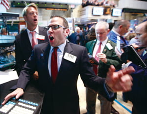 <YONHAP PHOTO-0189> Specialist trader Mike Pistillo Jr. (C) gives a price just before the opening bell on the floor of the New York Stock Exchange June 6, 2012. REUTERS/Brendan McDermid (UNITED STATES - Tags: BUSINESS)/2012-06-07 05:00:19/
<저작권자 ⓒ 1980-2012 ㈜연합뉴스. 무단 전재 재배포 금지.>