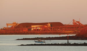 <YONHAP PHOTO-1187> A boat navigates near the Rio Tinto Parker point Iron ore facility in Dampier in the Pilbarra region of Western Australia April 20, 2011. Australia, with a population of 21.8 million, does not have the workforce to exploit its enormous natural bounty. The mining and resources industry, including oil and gas, has more than $400 billion in new projects on the drawing board in Australia and will need another roughly 70,000 workers over the next five years alone, according to government estimates. Picture taken April 20, 2011. To match Special Report AUSTRALIA/LABOUR     REUTERS/Daniel Munoz (AUSTRALIA - Tags: EMPLOYMENT BUSINESS ENERGY POLITICS)/2011-06-14 13:25:32/
<저작권자 ⓒ 1980-2011 ㈜연합뉴스. 무단 전재 재배포 금지.>