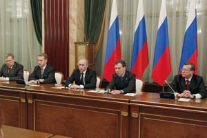  MOSCOW, RUSSIA. DECEMBER 29, 2010. Deputy Prime Minister, Finance Minister Alexei Kudrin, First Deputy Prime Minister Igor Shuvalov, Prime Minister Vladimir Putin, President of Russia Dmitry Medvedev and First Deputy Prime Minister Viktor Zubkov (L-R) attend a meeting of the Russian Cabinet. (Photo ITAR-TASS / Vladimir Rodionov)/2010-12-30 01:10:59/
