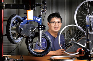 [프로의 세계] 수제 자전거 공방 ‘두부공’ 김두범 대표 “자전거로 더 많이 소통하고 싶어요”