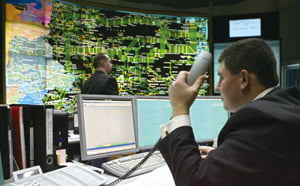 <YONHAP PHOTO-0014> Russian Gazprom employees work at the central control room of the Gazprom headquarters in Moscow on January 14, 2009. The ministers were in Russia to discuss the situation with gas transit to their countries. Bulgarian Prime Minister Sergey Stanishev left on today for Moscow and Kiev for gas crisis talks, as Russian supplies to Sofia were halted for a ninth day due to a spat between Russia and Ukraine. AFP PHOTO / YURI KADOBNOV
/2009-01-15 00:11:07/
<저작권자 ⓒ 1980-2009 ㈜연합뉴스. 무단 전재 재배포 금지.>