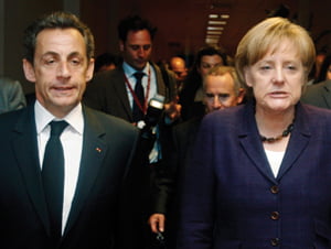 <YONHAP PHOTO-1808> France's President Nicolas Sarkozy (L) and Germany's Chancellor Angela Merkel (R) walk together during a EuroZone leaders summit in Brussels, in this May 7, 2010 file photo. To match Special Report EUROZONE-CRISIS/   REUTERS/Michel Euler/Pool/Files    (BELGIUM - Tags: POLITICS BUSINESS IMAGES OF THE DAY)/2010-06-14 21:15:35/
<저작권자 ⓒ 1980-2010 ㈜연합뉴스. 무단 전재 재배포 금지.>