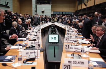 <YONHAP PHOTO-0445> A general view of the Development Committee meeting during the last day of the International Monetary Fund/World Bank spring meeting in Washington April 25, 2010. REUTERS/Yuri Gripas (UNITED STATES - Tags: POLITICS BUSINESS)/2010-04-26 08:39:45/
<저작권자 ⓒ 1980-2010 ㈜연합뉴스. 무단 전재 재배포 금지.>