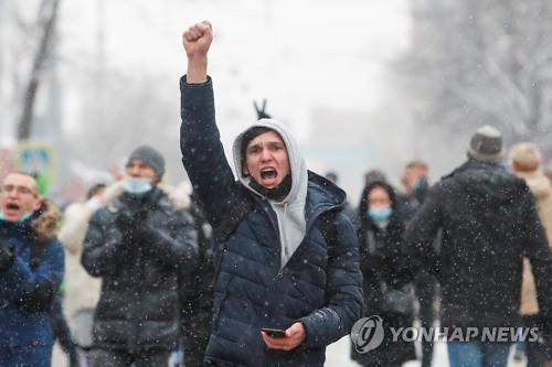 러 전역서 2주째 나발니 석방 촉구 시위…"4천명 이상 체포"(종합)