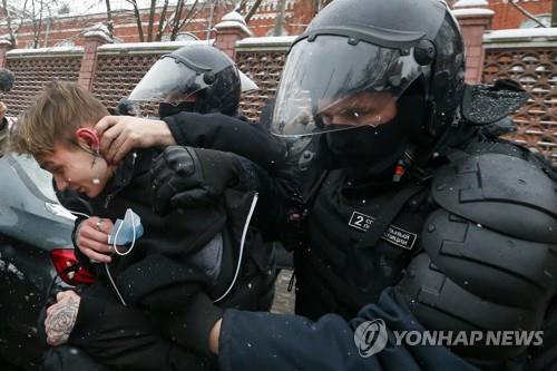 나발니 지지 시위, 푸틴 정권 흔들까…"사상 최대 체포자"