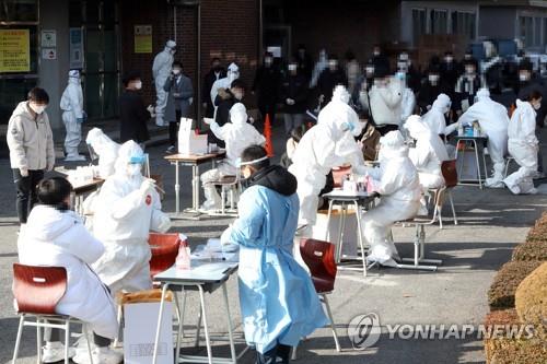 '축구부 감염' 충주상고 342명 '음성'에도 여전히 불안