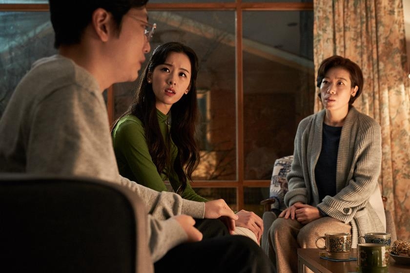 엉망진창 네 커플이 만들어가는 희망찬 새해…영화 '새해전야'