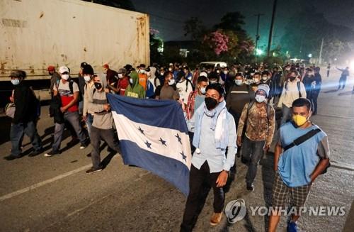 바이든, TF 꾸려 이민정책 뒤집기…"트럼프 국경정책 잔인"