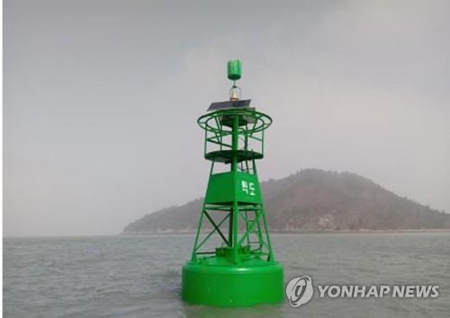 [인천소식] 인천해수청, '바다 교통신호등' 등부표 105기 교체