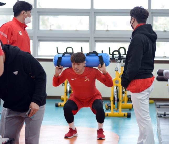 김광현, SK 후배 멘토 역할 '톡톡'…"약점 신경 쓰지 마"