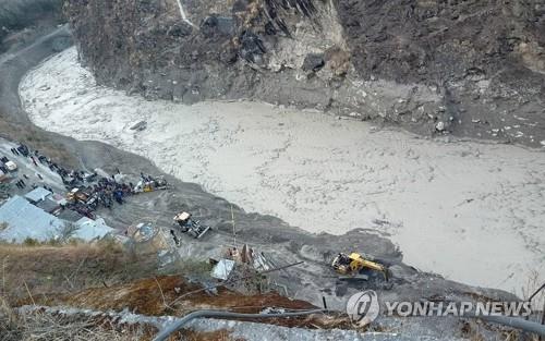 인도 빙하, 강에 떨어져 급류…200명 실종·사망 우려(종합)