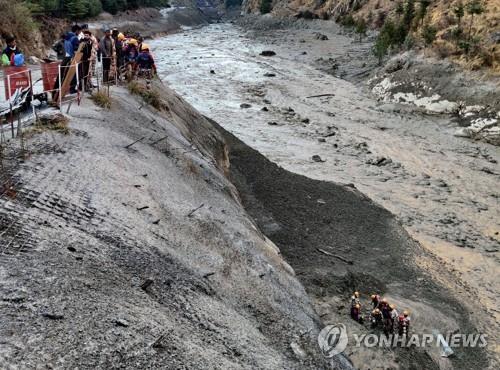 지구 온난화의 역습?…인도 '히말라야 홍수 참사' 원인은