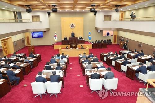 소상공인 눈물 외면한 지방의회…이 시국에도 해외연수 궁리