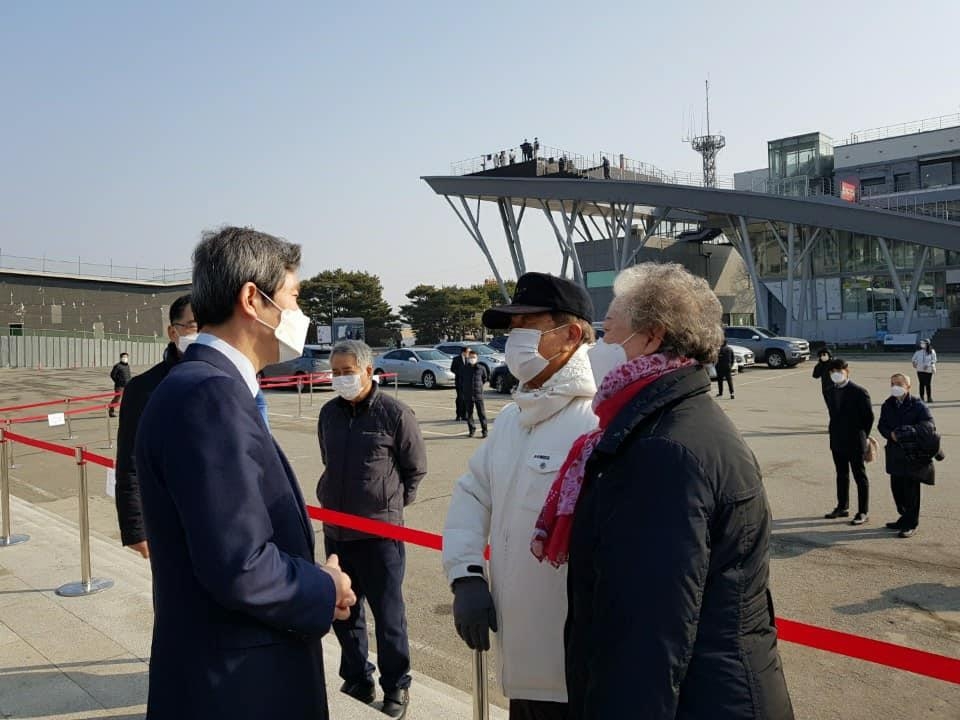 이인영, 설날 임진각 망배단 찾아 이산가족 위로