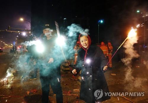 대이동 자제 속 소비는 많이…달라진 중국 춘제 풍경