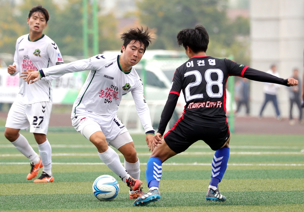 전주시민축구단 오태환 선수 교편 잡는다…중등 임용시험 합격