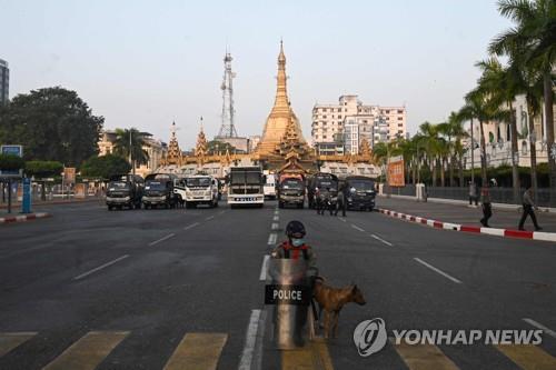 유엔, 미얀마에 무력진압 '경고'…군부, 이틀 연속 인터넷 차단