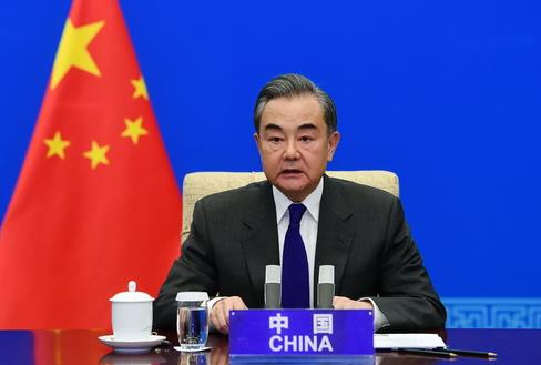 중국 외교장관 "코로나사태 제로섬 게임 아냐…정치화 반대"