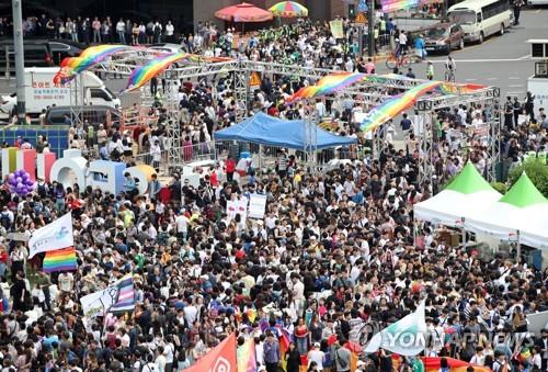 금태섭 "퀴어축제 가볼래?"…안철수 "거부할 권리도"