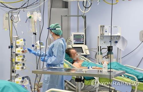 "코로나19 환자 30%, 9개월 뒤에도 증상 보여"