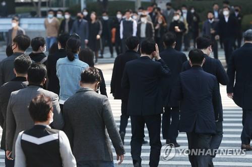 '성과급 두둑'…평균 연봉 2억 넘는 대형 증권사 등장