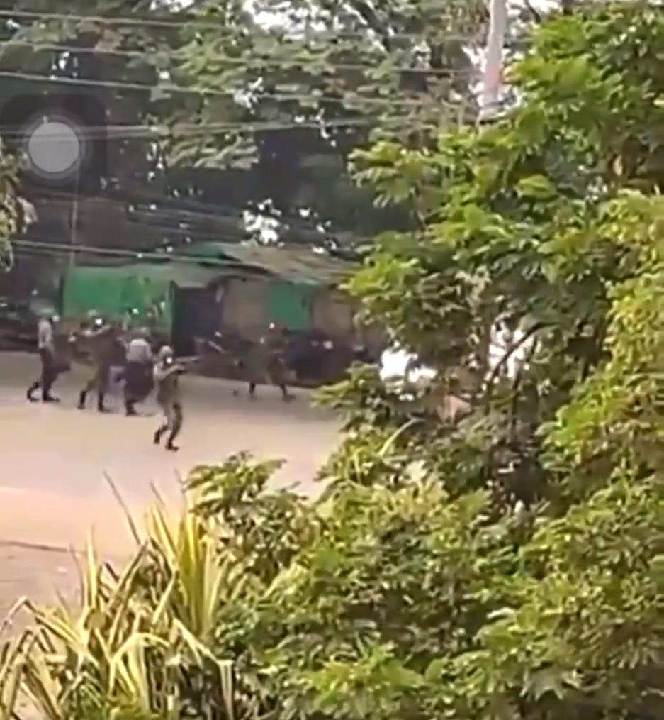 사상자 낸 미얀마 군경 무차별 총격 공포·충격, SNS에 고스란히