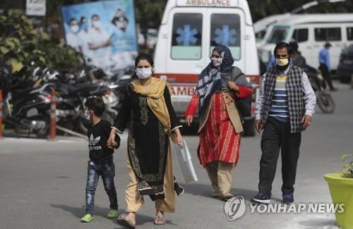 인도 내달부터 민간병원 유료접종 허용…2만곳 추가 투입