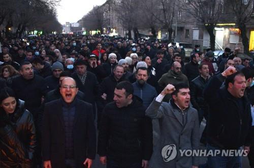 '패전국' 아르메니아 군, 총리 퇴진 요구…총리는 "쿠데타" 반발(종합)