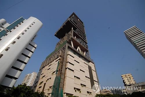 인도 최고부자 암바니 호화주택 근처서 폭발물 발견