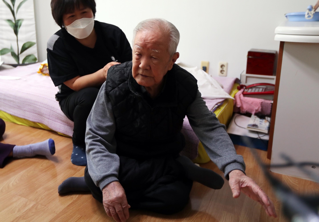 "조금만 더 일찍 오시지"…100세 강제동원 피해자 가족의 탄식