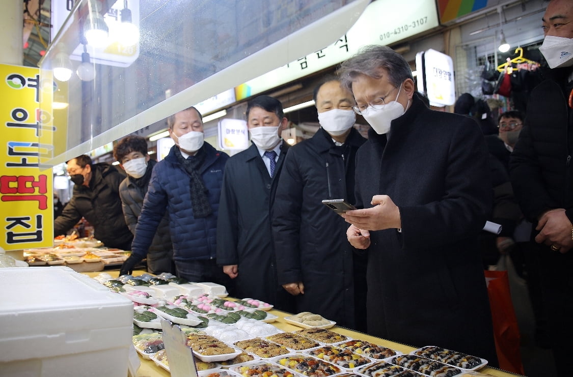 전통시장은 서비스 혁신 중…"원산지·가격표시·카드취급 지속 증가"