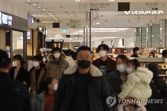 고향 대신 백화점·아웃렛으로…설 연휴 매출 최대 71.8%↑