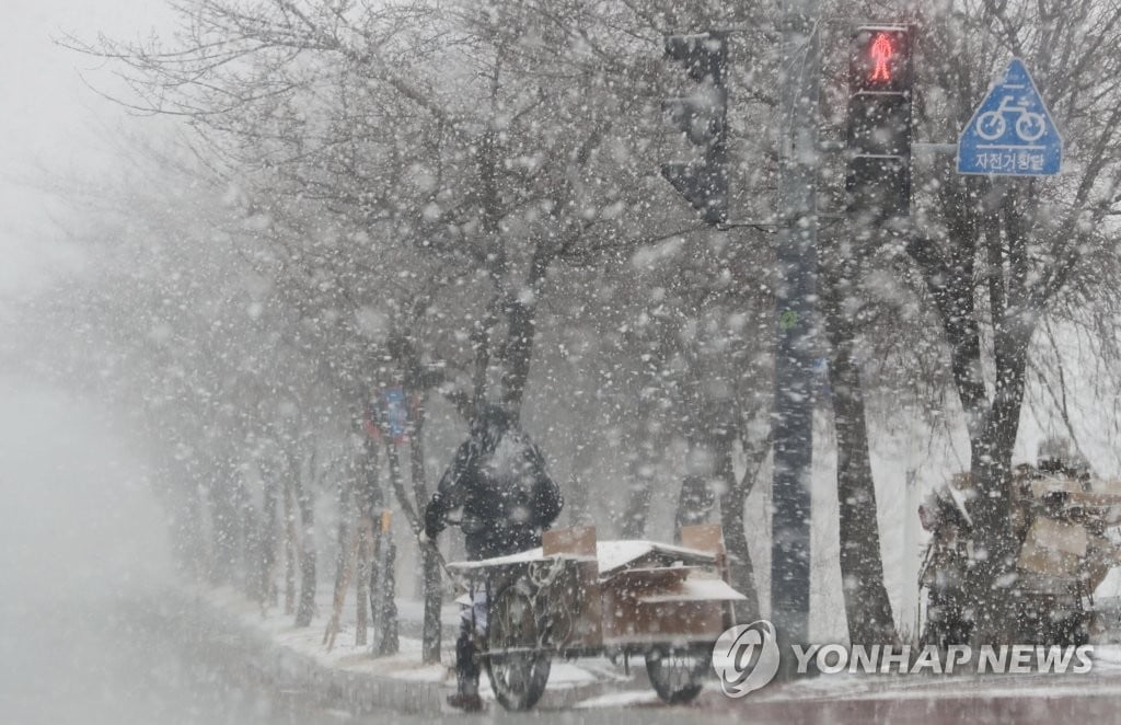 [날씨] 내일 더 춥다, 영하 10도 한파…호남·제주 폭설