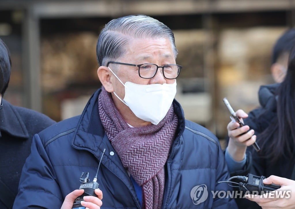 SK家 맏형 최신원 회장 구속…"지위 이용 증거인멸 우려"