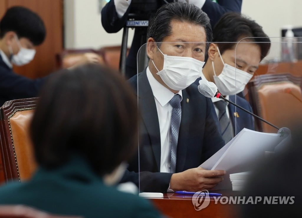 정청래, `대통령 먼저 접종하라`는 유승민에 "나랑 먼저 맞자"