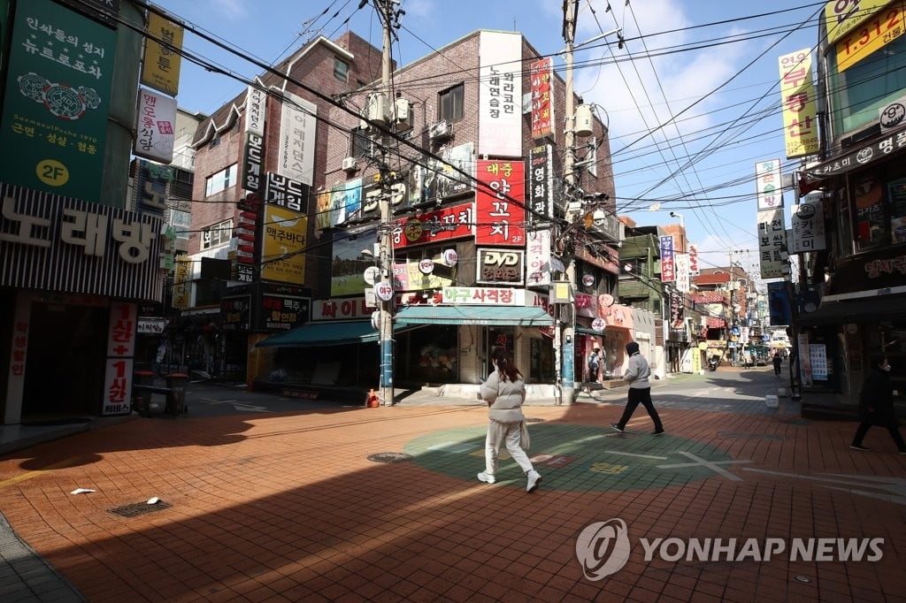 7월부터 소상공인 손실보상…단순 매출감소 업종 제외