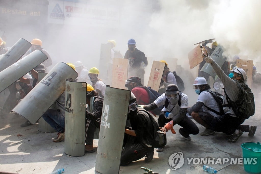 유엔 "미얀마 무력사용…최소 18명 사망·30명 부상"