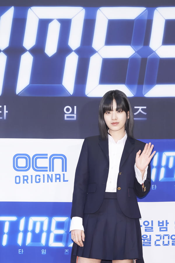 '타임즈'에서 이주영은 진실을 마주한 2020년의 열정파 기자 서정인을 연기한다. /사진제공=OCN