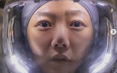 배두나, '고요의 바다' 스틸컷 공개 "절찬 촬영중"