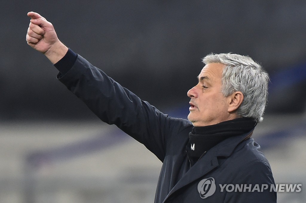 'EPL 톱4' 꿈꾸는 모리뉴 토트넘 감독 "아직 순위 논하긴 일러"