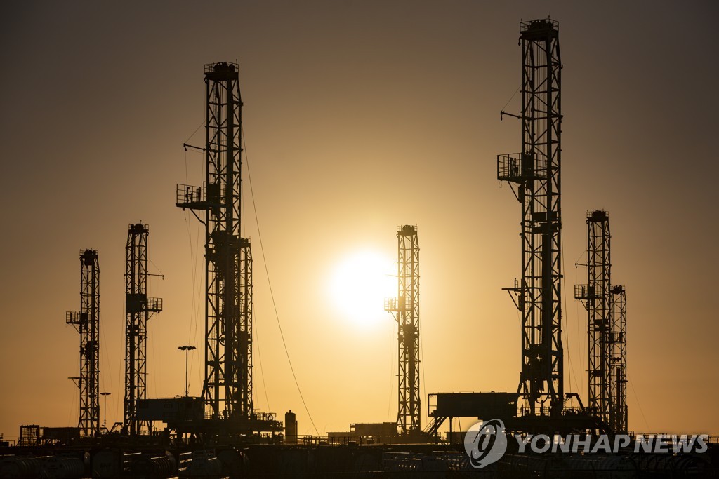 국제유가, 2년래 최장기간 상승…WTI 0.7%↑