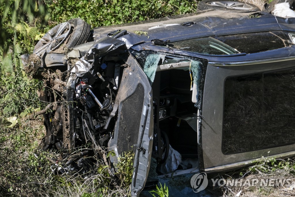 트럼프 '차량 전복 사고' 우즈에 "쾌유를 빈다, 진정한 챔피언"