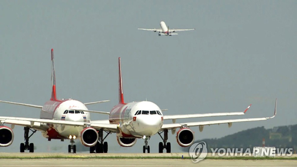 코로나 덮친 항공업계…대한항공 빼곤 '쑥대밭'