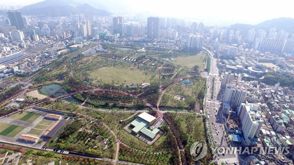 부산 첫 코로나19 예방접종센터는 부산시민공원…3월 개소