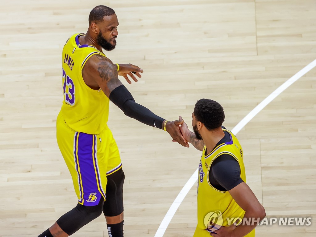 NBA 레이커스, 연패 뒤 연승…서부 선두 클리퍼스에 턱밑 추격