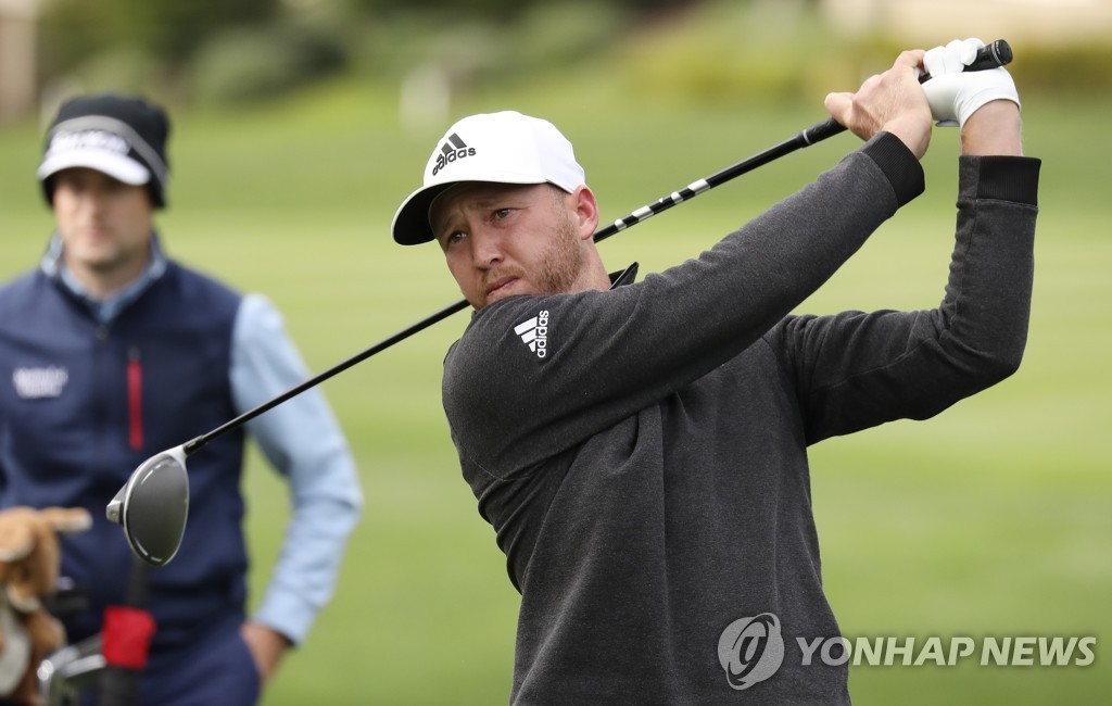 버거, AT&T 페블비치 프로암 역전 우승…PGA 투어 통산 4승